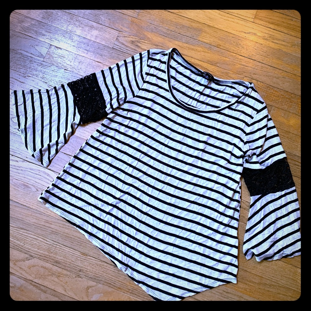 3/4 length sleeve shirt